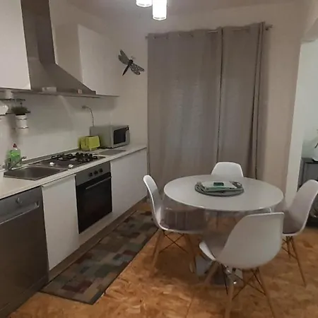 Amphora Apartment *