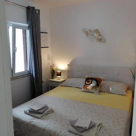 Amphora Apartment